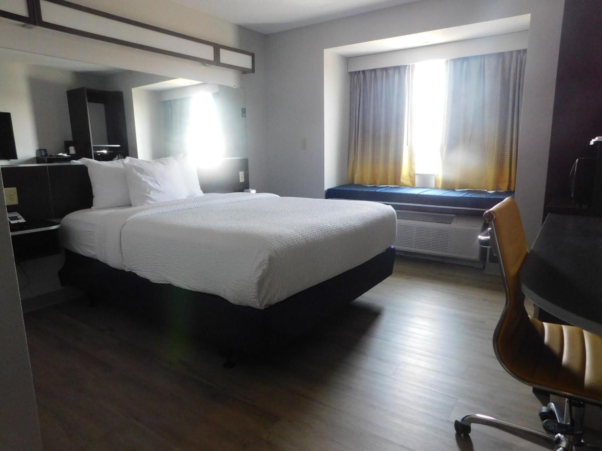 Microtel Inn & Suites By Wyndham Wheeling At The Highlands Triadelphia Luaran gambar