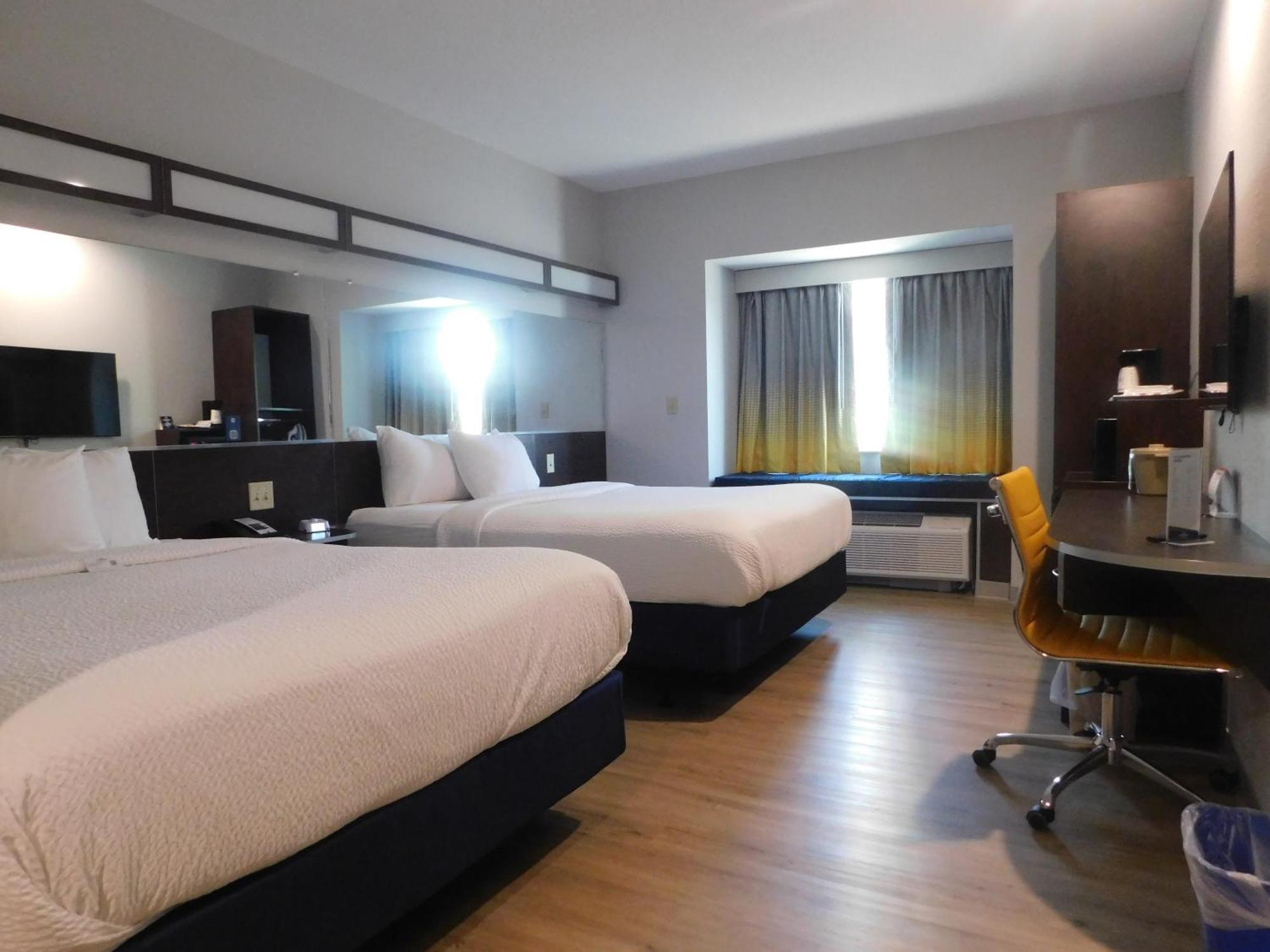 Microtel Inn & Suites By Wyndham Wheeling At The Highlands Triadelphia Luaran gambar