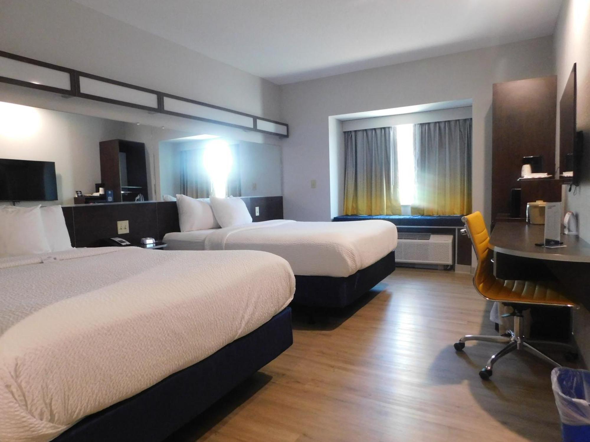 Microtel Inn & Suites By Wyndham Wheeling At The Highlands Triadelphia Luaran gambar