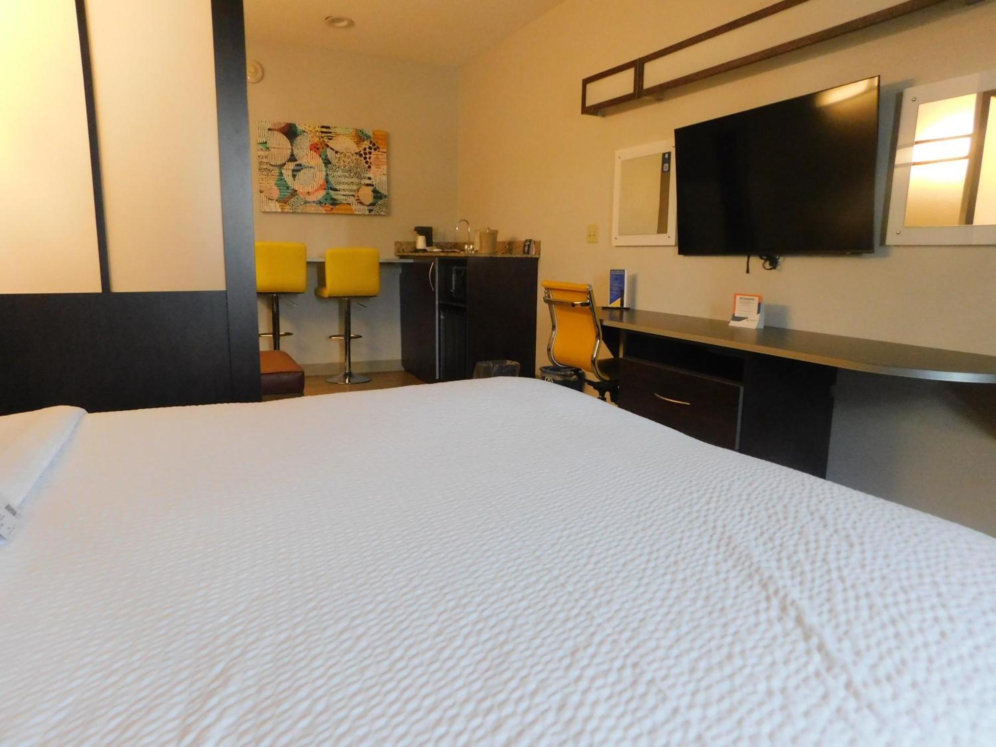 Microtel Inn & Suites By Wyndham Wheeling At The Highlands Triadelphia Luaran gambar