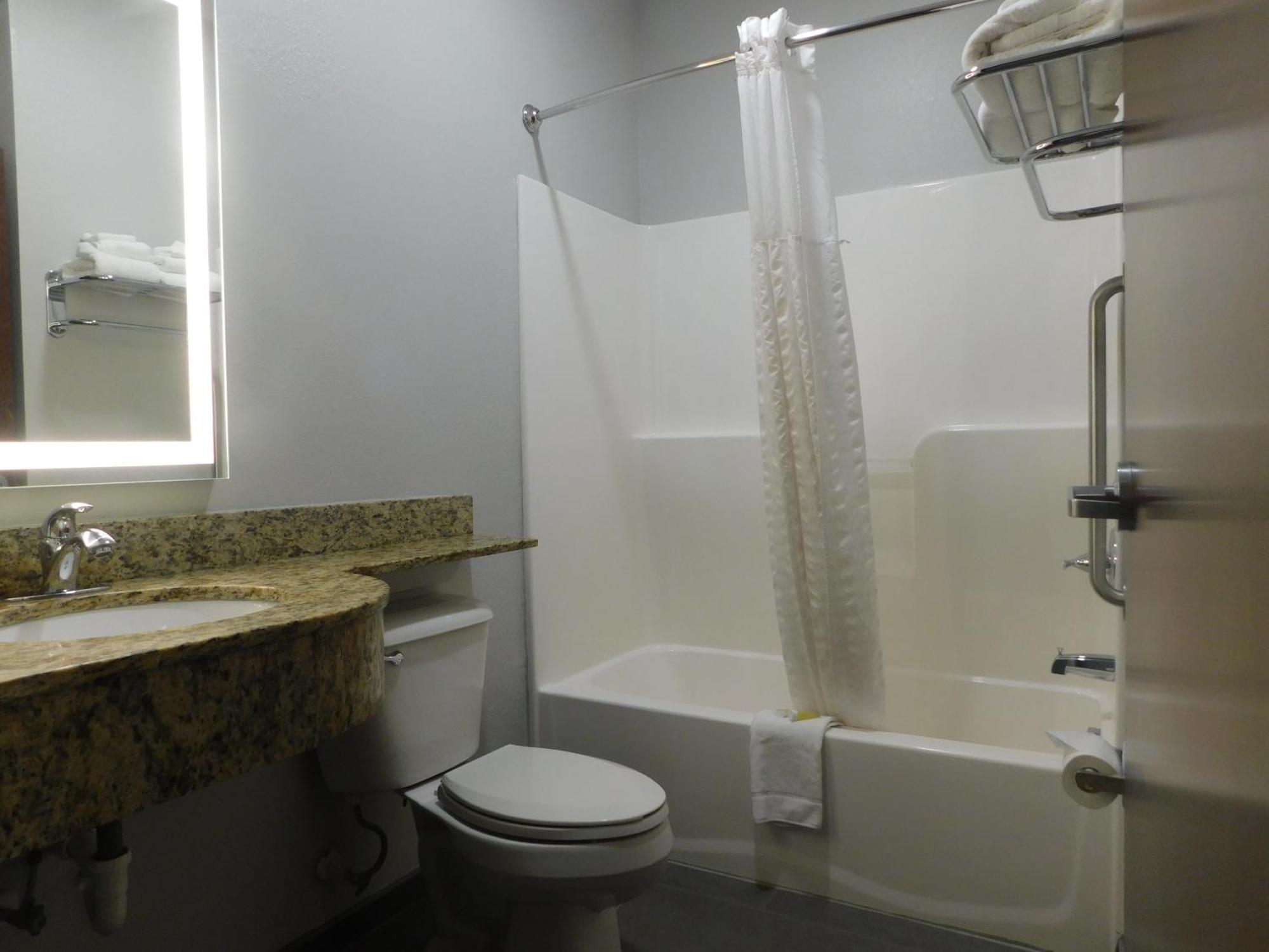 Microtel Inn & Suites By Wyndham Wheeling At The Highlands Triadelphia Luaran gambar