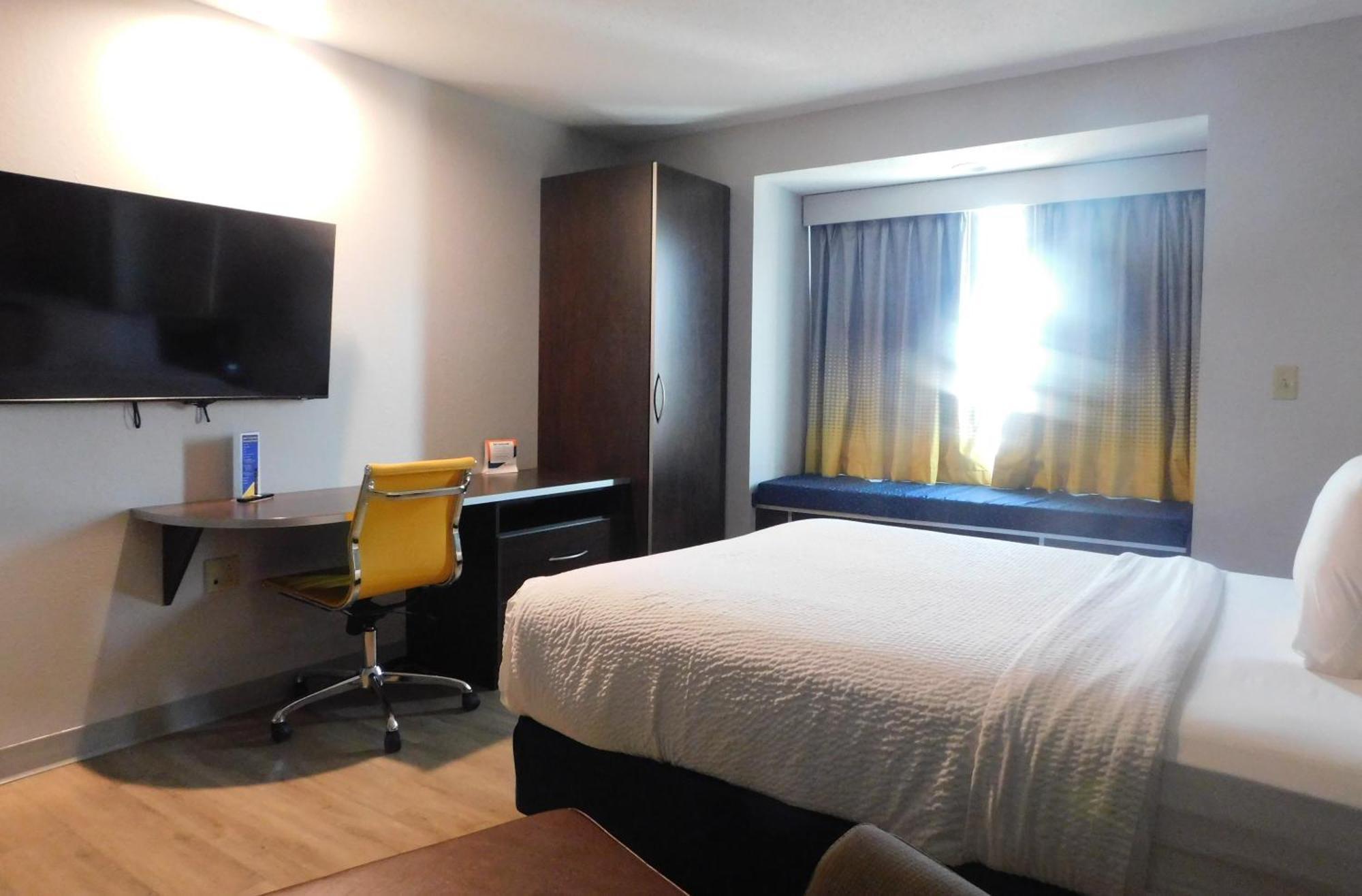 Microtel Inn & Suites By Wyndham Wheeling At The Highlands Triadelphia Luaran gambar