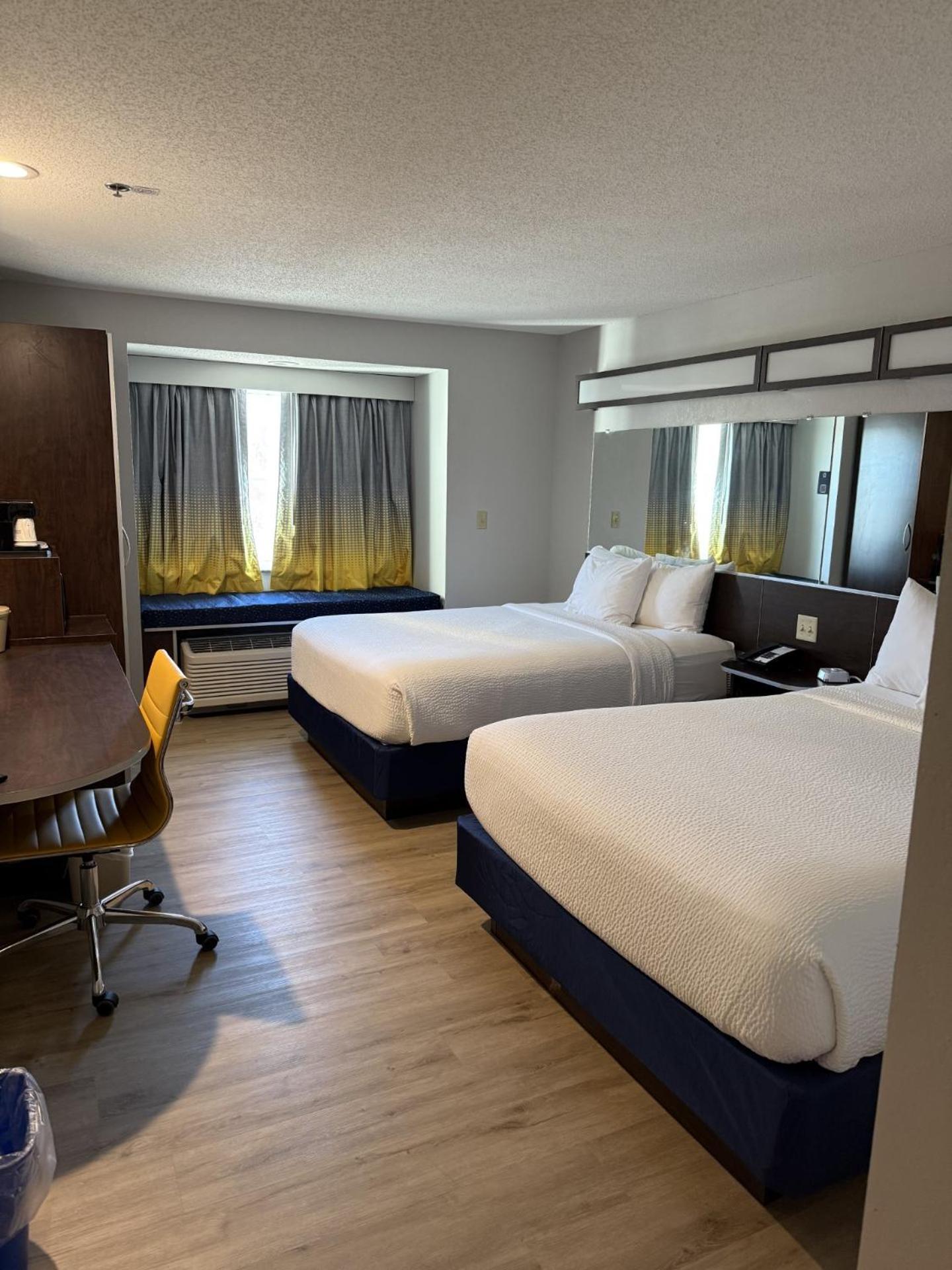 Microtel Inn & Suites By Wyndham Wheeling At The Highlands Triadelphia Luaran gambar