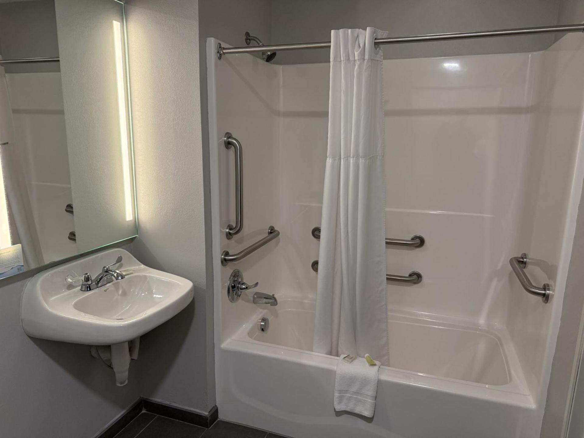 Microtel Inn & Suites By Wyndham Wheeling At The Highlands Triadelphia Luaran gambar